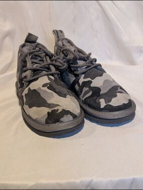 Alpine Design Gray and Black Camo Kids Lace-Up Chukka Boots